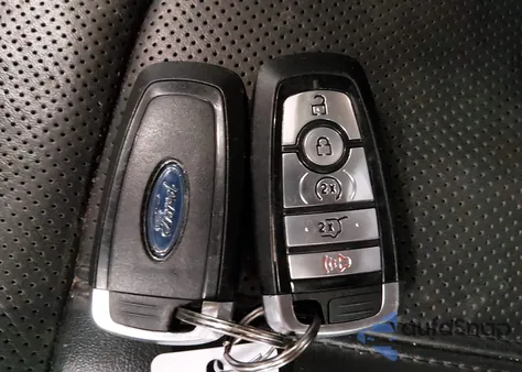 2021 Ford Expedition Platinum z USA, uszkodzony, nr VIN 1FMJU1MT0MEA60495